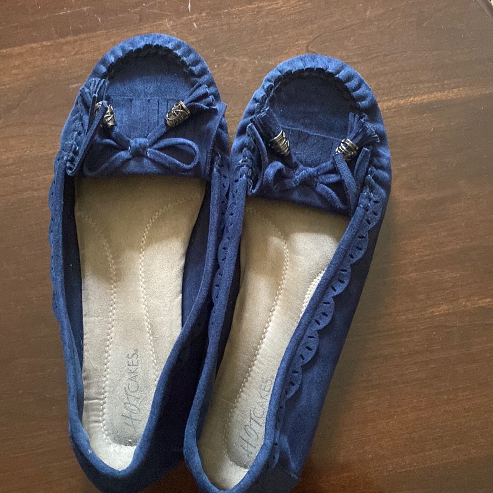 Blue velvet flats